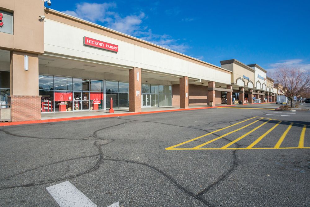 Hillcrest Shopping Center: 5100-5350 Overland Road, Boise, ID 83705